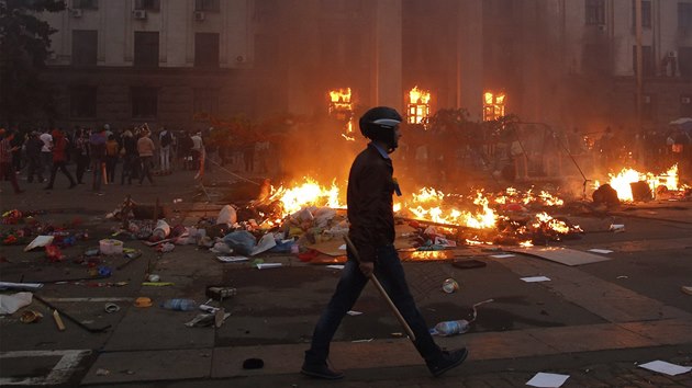 Budovu mstn odborov organizace pohltily plameny (2. kvtna)