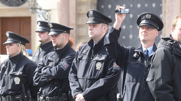 Na demonstraci dohlela i policie (8. kvtna)