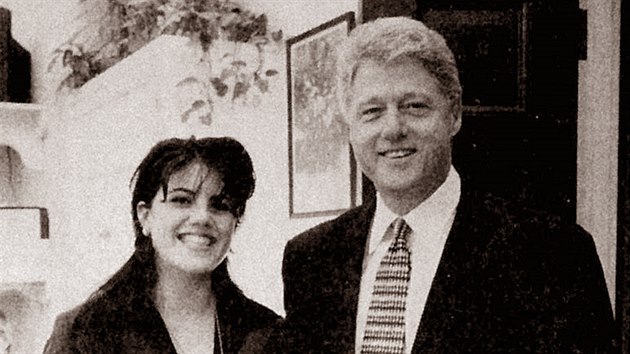 Monica Lewinsk a tehdej americk prezident Bill Clinton (1998)