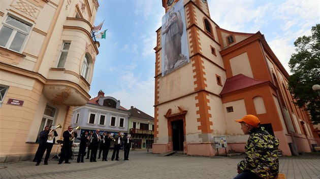 Putler na kostele v Sokolov na Starm nmst, kde slav komunist 1.Mj.