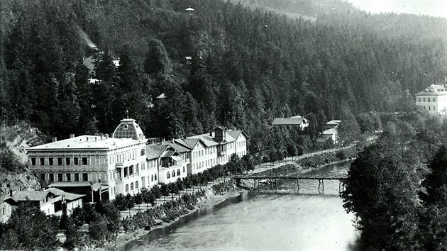 Vila Vilemna okolo roku 1900. Na archivnm snmku je vidt i nkdej b.