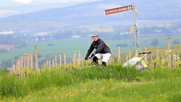 Otevrn lichtentejnskch cyklostezek na trase Beclav - Valtice - Lednice (3. kvtna 2014).