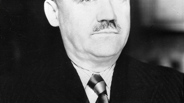 Jan Černý. Ve dvacátých letech minulého století předseda
úřednické československé vlády. Čestné občanství Jihlavy získal v roce 1934 jako výraz uznání jeho práce pro stát. V době protektorátu mu bylo čestné občanství zrušeno.