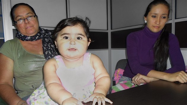 Isabel Caicedo s matkou a babikou (duben 2014)