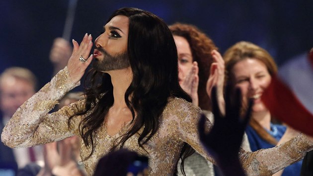Conchita Wurst v hudební soutěži Eurovize (Kodaň , 8. května 2014)