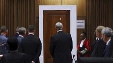 Dvee na toaletu, které jsou hlavní rekvizitou bhem soudu s Pistoriusem (9.
