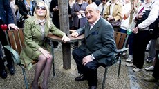 Druhá �ena Václava Havla Dagmar a n�kdej�í �éf diplomat� Karel Schwarzenberg...