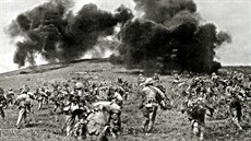Francouzské jednotky b�hem bitvy u Dien Bien Phu ve Vietnamu (1954)