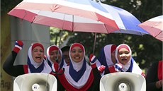 Thajtí demonstranti poadují po odchodu premiérky i konec celého kabinetu. (9.