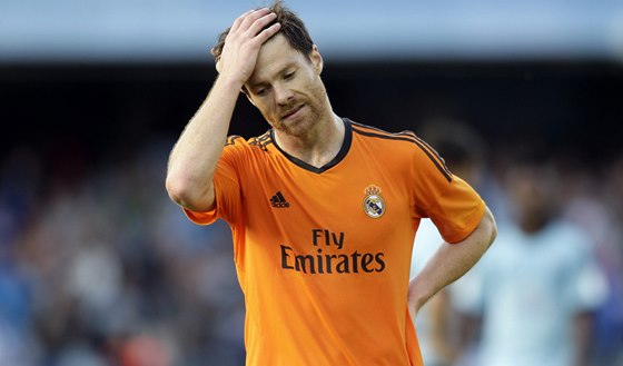 KONEC NADJÍ. Zklamaný Xabi Alonso. Real Madrid prohrál s Celtou Vigo a piel