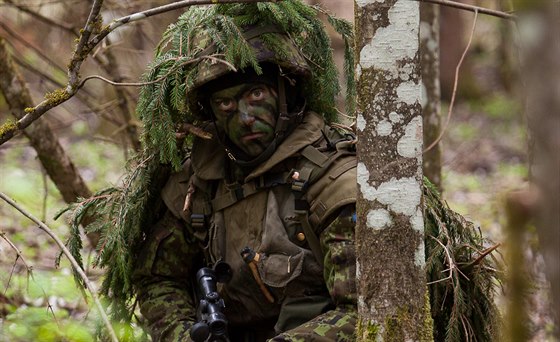 Rusko vnímá posilování vojenské pítomnosti NATO na východní hranici Aliance jako nepátelský akt. Snímek pochází ze cviení NATO v Estonsku.