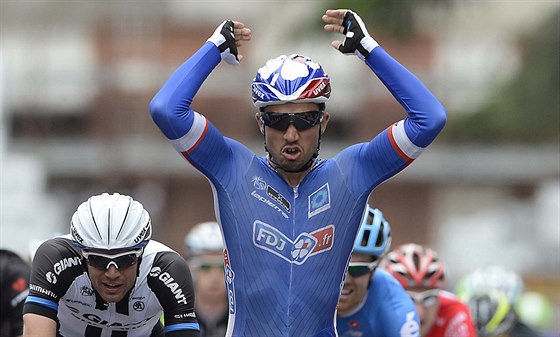 Nacer Bouhanni ovládl sedmou etapu Giro d' Italia.