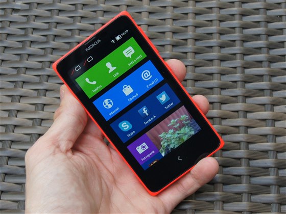 Nokia X dostává u Microsoftu ervenou kartu