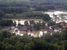 Letecké snímky zaplaveného bosenského města Orašje (18. května)