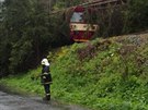 Hasiči vyjeli i k spadlému stromu na železniční trati u obce Staré Město na...
