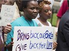 Nigerijci ádají úady i mezinárodní organizace, aby proti únoscm zakroily....