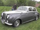 V Praze se konal první sraz luxusních voz Rolls-Royce a Bentley.