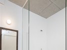 Koupelna pro hosty s pvodním zrcadlem z ateliéru
