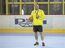 Kou Rostislav Vlach  na prvním tréninku hokejist Zlína.