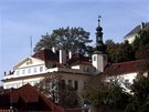Britská ambasáda sídlí od 20. let 20. století v thunovském paláci pod pražským