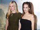 Elle Fanningová a Angelina Jolie na pedstavení filmu Zloba - Královna erné...