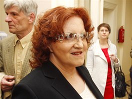 Bývalá ministryn� obrany Vlasta Parkanová p�ichází na jednání M�stského soudu v...