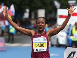 Firehiwoth Dadov z Etiopie coby vtzka Praskho maratonu
