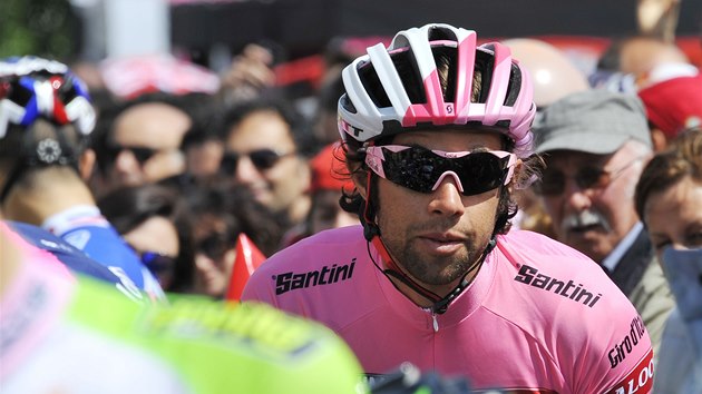Michael Matthews ek na start est etapy cyklistickho Gira d'Italia.
