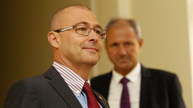 Exministr obrany Martin Bartk u zvrenho zasedn mstskho soudu v Praze (14. kvtna 2014)
