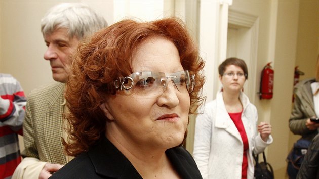 Bývalá ministryně obrany Vlasta Parkanová přichází na jednání Městského soudu v Praze. (13. května 2014)