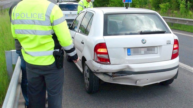 idika pod vlivem drog nabourala ped sebou jedouc auto koda Fabia (14.5.2014)