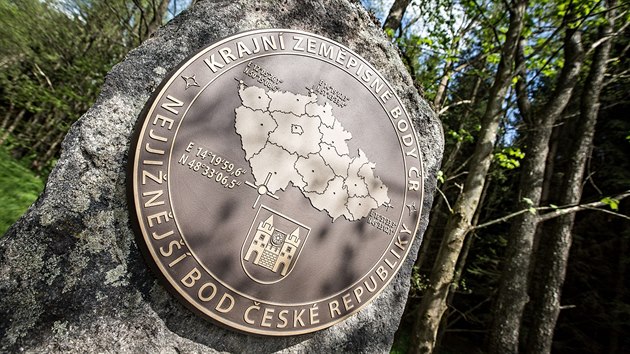 Nejjižnější místo České republiky nedaleko Vyššího Brodu nyní poznáte podle pamětního kamene.