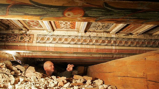 Restaurtoi nali v roce 2009 v zmku na devnm strop z pelomu 16. a 17. stolet vzcn fresky.