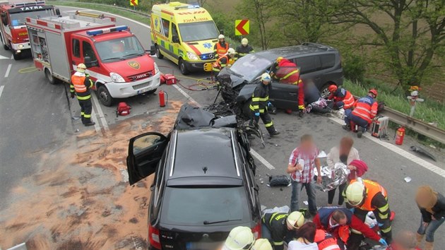 Na Blanensku se o vkendu stala tragick dopravn nehod. eln se tam srazila dv auta.