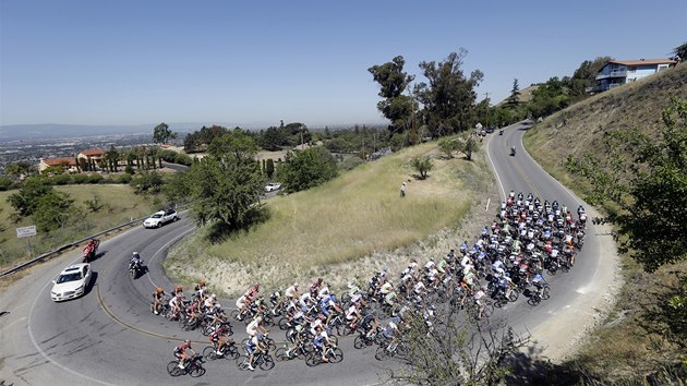 Cyklist bhem nejt잚 etapy zvodu Kolem Kalifornie. 