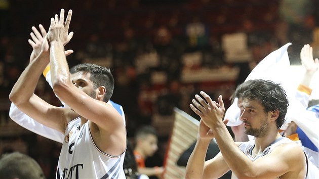 Basketbalist Realu Madrid slav vtzstv v semifinle Euroligy nad Barcelonou.