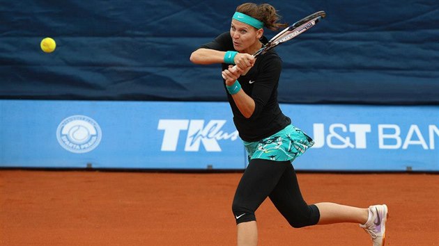 MARN BOJ FAVORITKY. Prvn nasazen tenistka Lucie afov skonila na Sparta Prague Open u v 1. kole.
