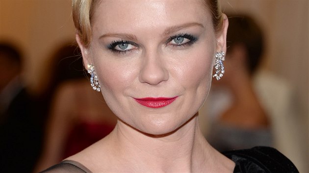 Kirsten Dunstov na Met Gala (New York, 5. kvtna 2014)