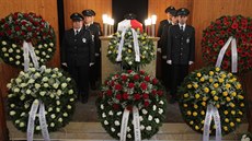 Rodina a kolegové se v Mlníku naposledy rozlouili s policistkou Petrou Z.,...