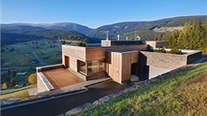 Rosa � Architekt: Rekrea�ní d�m v Peci pod Sn�kou je navr�en ve strmém