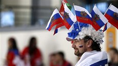 Ruský fanouek ped utkáním s Kazachstánem.