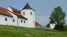 St�edov�ká tvrz �umberk