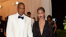 Jay-Z a Beyoncé na Met Gala v Metropolitním muzeu (New York, 5. kvtna 2014)