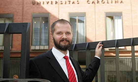 Rektor Univerzity Karlovy v Praze Václav Hampl byl hostem on-line rozhovoru.