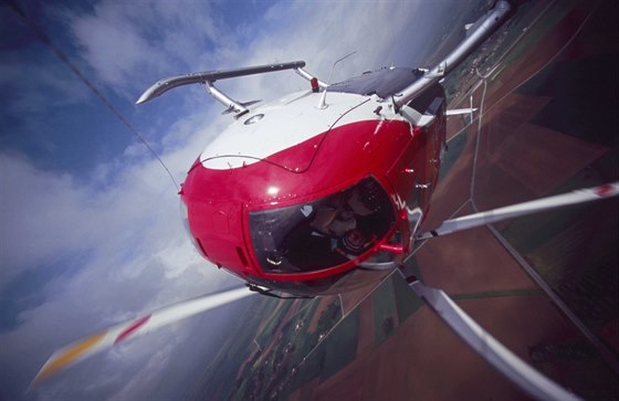 Akrobatický vrtulník Bo-105 bude pilotovat famózní Blacky Schwarz.