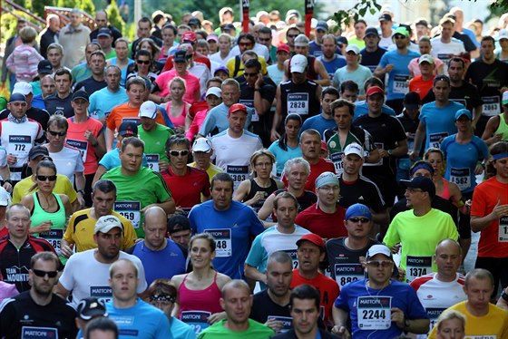 Půlmaraton se běhá například i v Karlových Varech, které jsou zhruba stejně velké jako Jihlava. O účast je tam velký zájem.