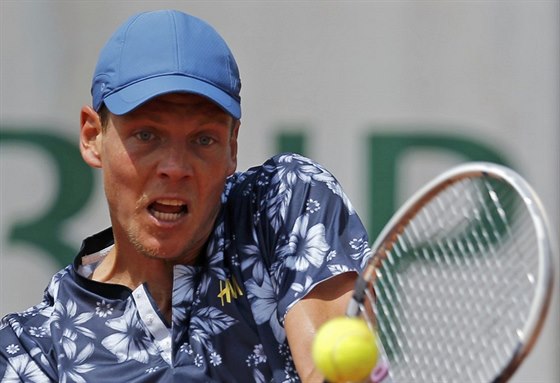 Tomá Berdych bhem prvního kola na Roland Garros.