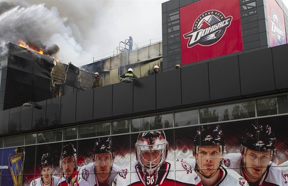 V Doncku vyhoela ást hokejového stadionu (27. kvtna 2014).