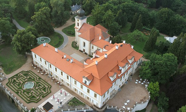 Zámek Lou�e�, letecký pohled