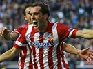 GÓL! Diego Godín se raduje ze své branky, kterou poslal Atlético Madrid ve